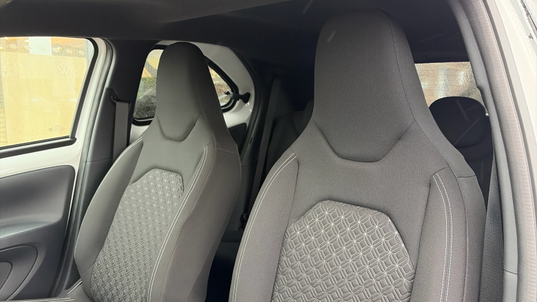 Toyota Aygo X 1.0 VVT-i Edge 5dr Petrol Hatchback